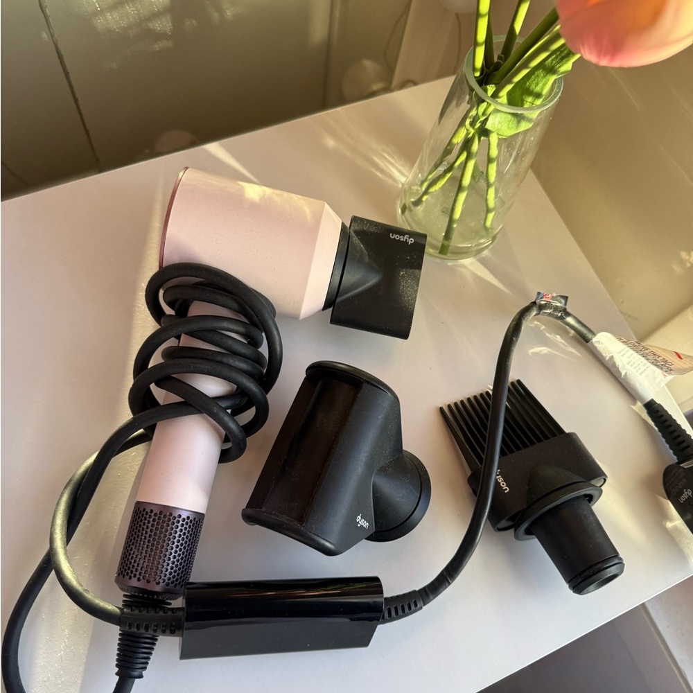 Dyson supersonic hair dryer - Picture 3 of 11